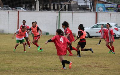 Mulheres no futebol: histórias de mães e filhas ‘parceiras’ dentro das quatro linhas  Laryssa Messias e Evyllen Rodrigues encontraram ainda mais inspiração durante os treinamentos