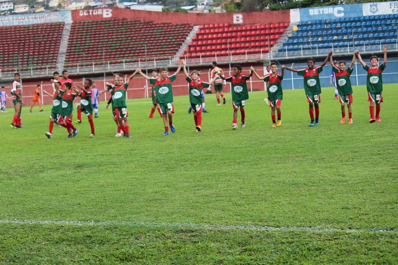 Galeria: confira imagens da goleada do Vila Nova no 1º jogo da