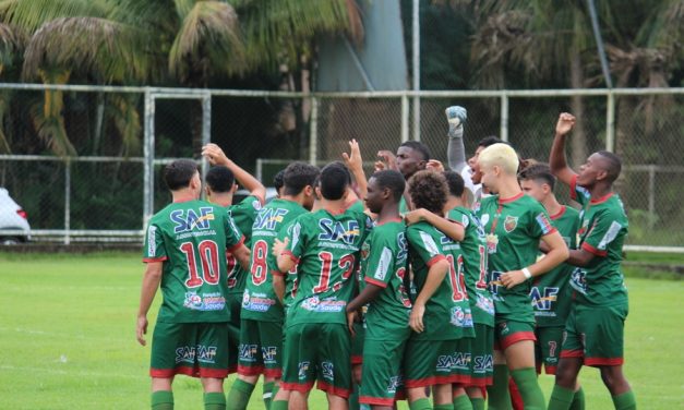 <h1>Valeu o esforço </h1> <h>Nova Friburgo tropeça no confronto com o Bom 20 pela semifinal da Copa Light</h>