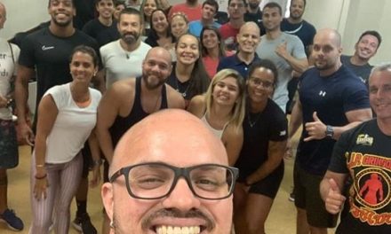 <h1>Thiago Martins participa de curso obrigatório para profissionais de Educação Física </h1> <h>Aperfeiçoamento teve como tema o Salvamento Básico de Vida e foi ministrado por Cristiano Santos</h>