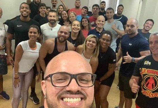 <h1>Thiago Martins participa de curso obrigatório para profissionais de Educação Física </h1> <h>Aperfeiçoamento teve como tema o Salvamento Básico de Vida e foi ministrado por Cristiano Santos</h>