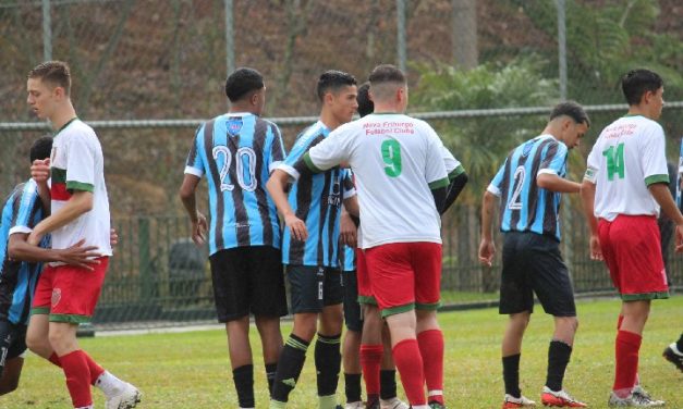 <h1>Nova Friburgo vence o Grêmio pela penúltima rodada do Campeonato Municipal Sub 17 </h1> <h>Jogo foi disputado na manhã deste domingo (26 de junho), Estádio Márcio Branco, no Stucky</h>
