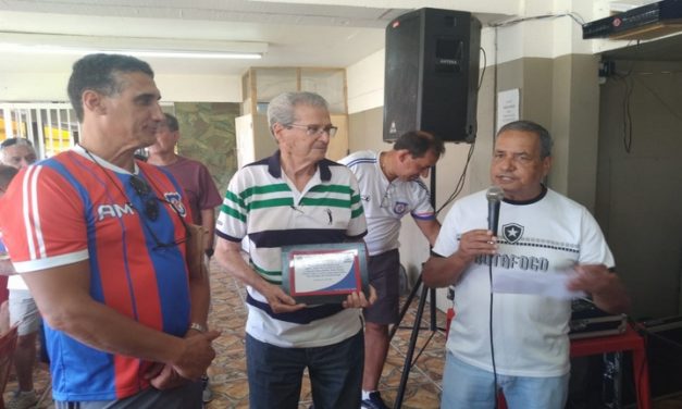 <h1>ARTIGO: Diretoria do Nova Friburgo participa de evento na sede do Friburguense </h1> <h>Agremiação foi representada pelo Presidente do Conselho Diretor, Luiz Fernando Bachini e o Vice-Presidente de Marketing, Edson Roberto Tavares</h>