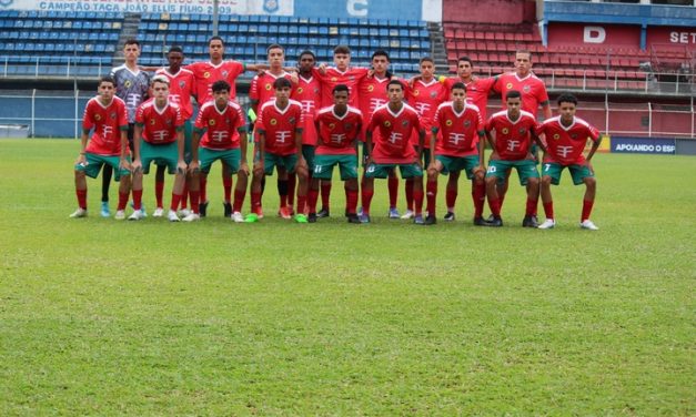 <h1>Nova Friburgo conquista o título de Vice-campeão do Municipal Sub 17 </h1> <h>Arthur marcou duas vezes para a equipe rubro-verde, em partida disputada na tarde deste sábado (29), no Estádio Eduardo Guinle</h>