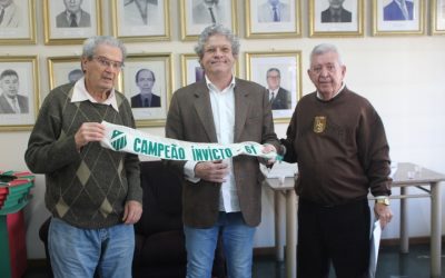 Esperança F.C: Diretoria recebe doação da faixa de campeão referente 1961  Evento foi ona manhã desta quarta (dois de agosto), na sede social do Centro