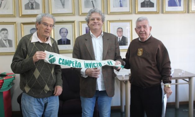 <h1>Esperança F.C: Diretoria recebe doação da faixa de campeão referente 1961 </h1> <h>Evento foi ona manhã desta quarta (dois de agosto), na sede social do Centro</h>