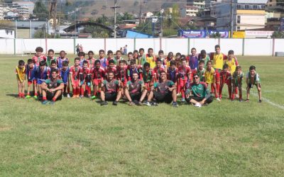 Escolinha do Nova Friburgo F.C. realiza partidas comemorativas pelo aniversário do clube  Jogos foram disputadas no Centro de Treinamento, em Conselheiro Paulino