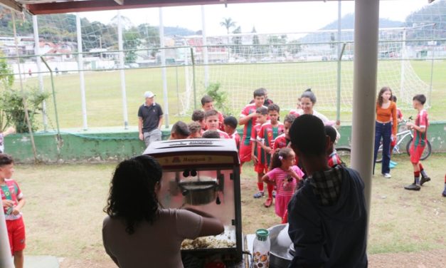 <h1>Diretoria promove programação especial para o Dia das Crianças </h1> <h>Foram oferecidas recreação, distribuição de pipocas, algodão doce e caça ao tesouro</h>