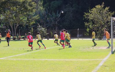 Escolinha do Nova Friburgo F.C. participa de amistoso no distrito de Amparo  Jogo foi disputado na manhã deste sábado (seis de setembro), no Estádio Guilherme L. Gripp