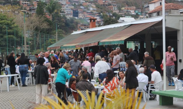 Confraternização no Parque Aquático marca comemorações dos 46 anos